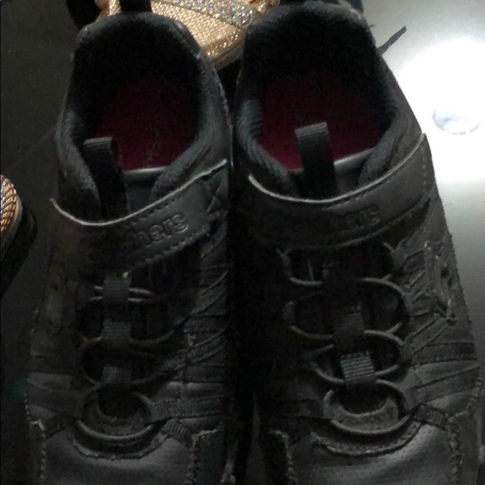 Shoes - Picture 6 of 8